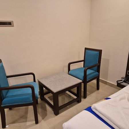 Hotel Janas Tirupati Eksteriør billede