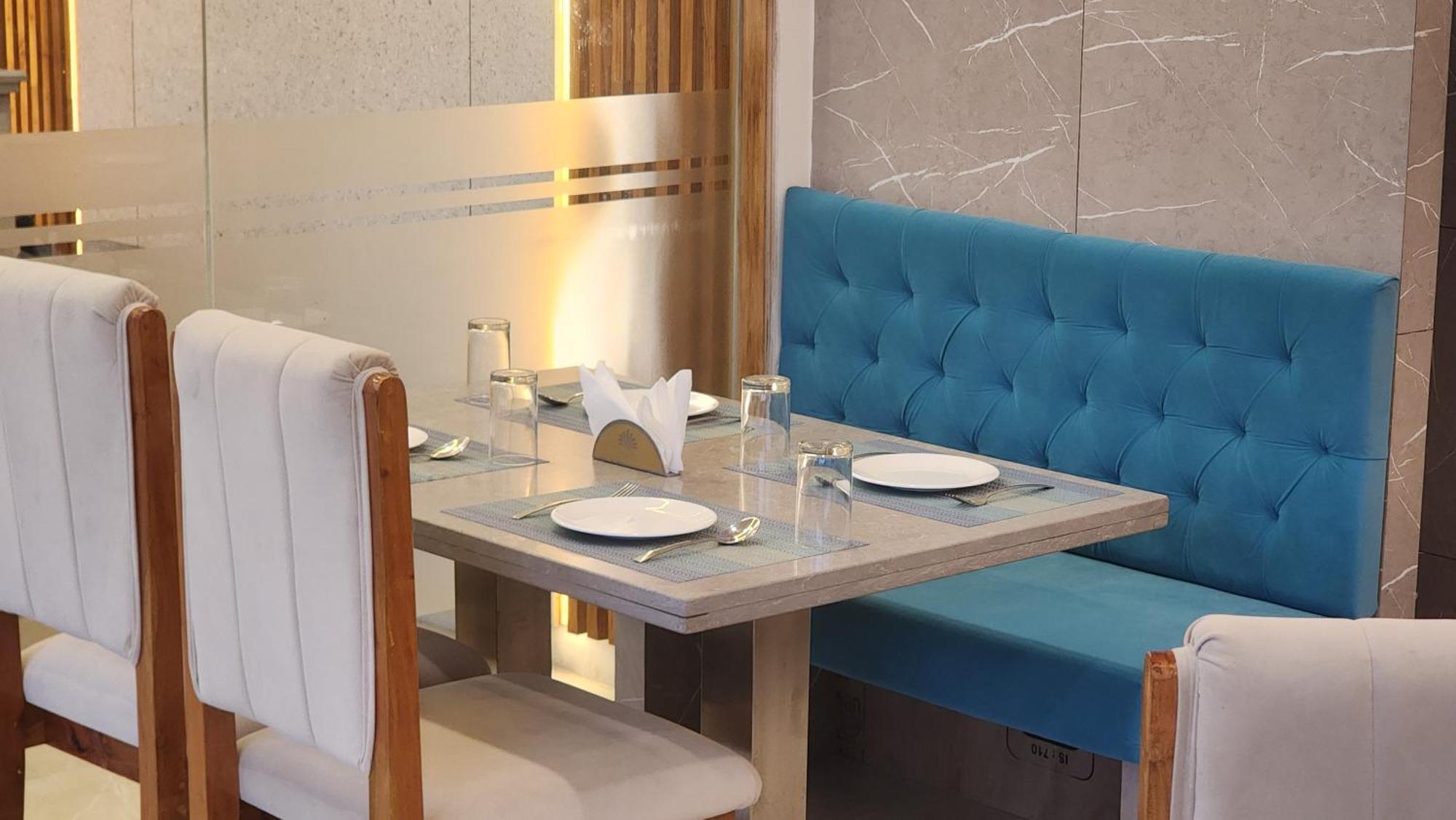 Hotel Janas Tirupati Eksteriør billede
