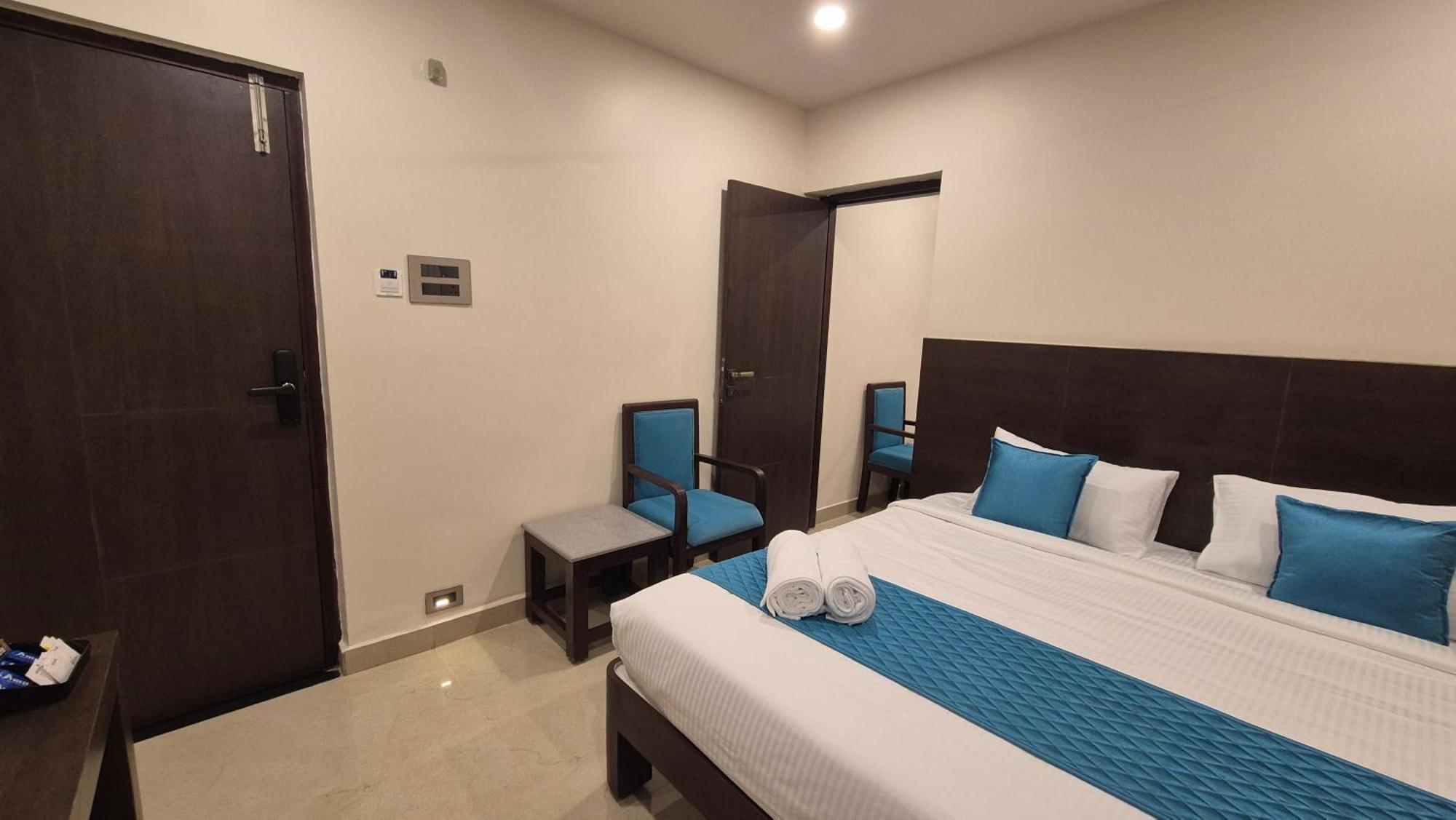 Hotel Janas Tirupati Eksteriør billede