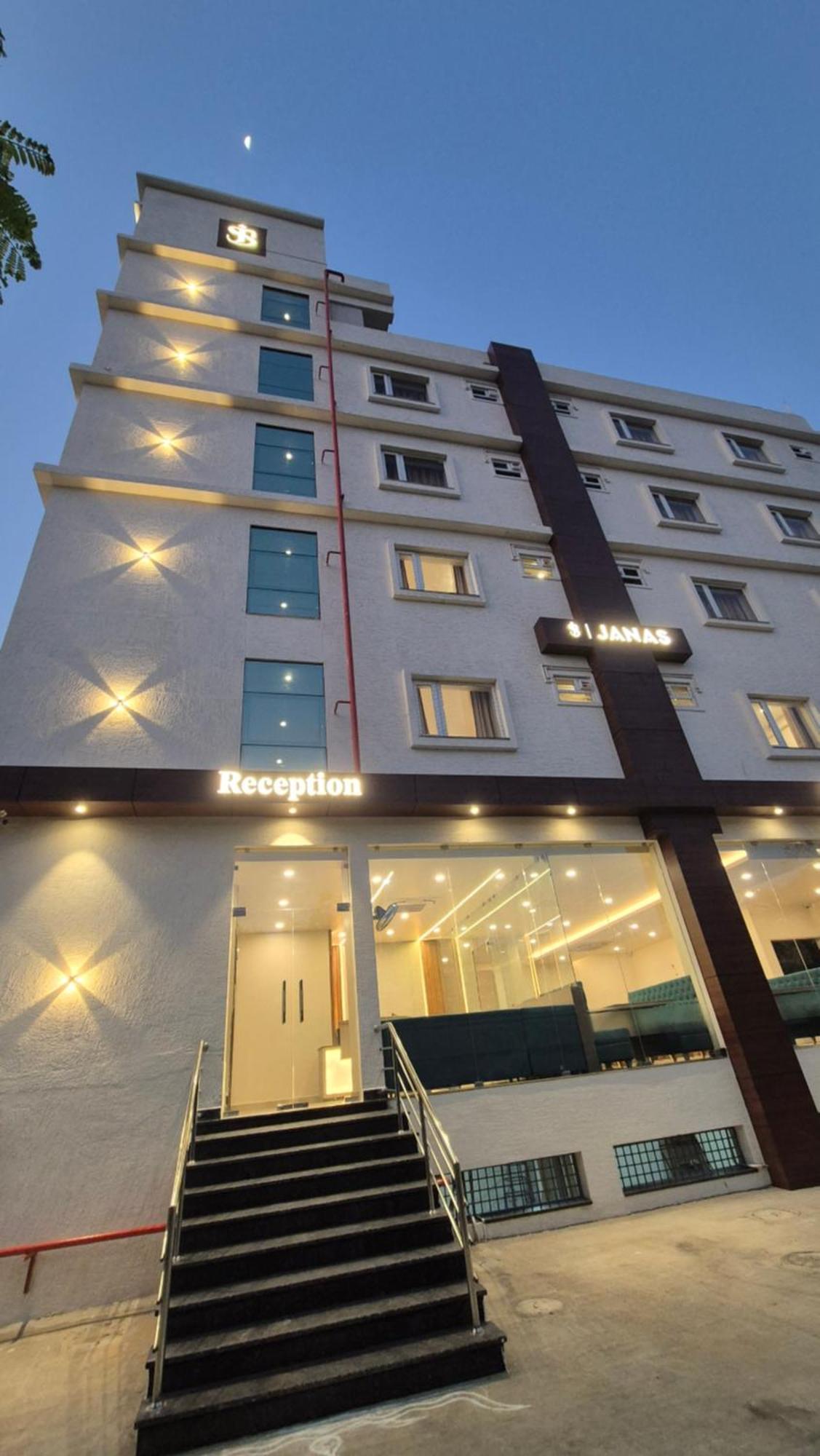 Hotel Janas Tirupati Eksteriør billede