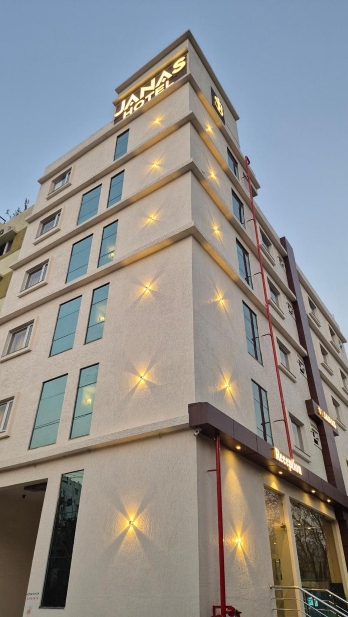 Hotel Janas Tirupati Eksteriør billede