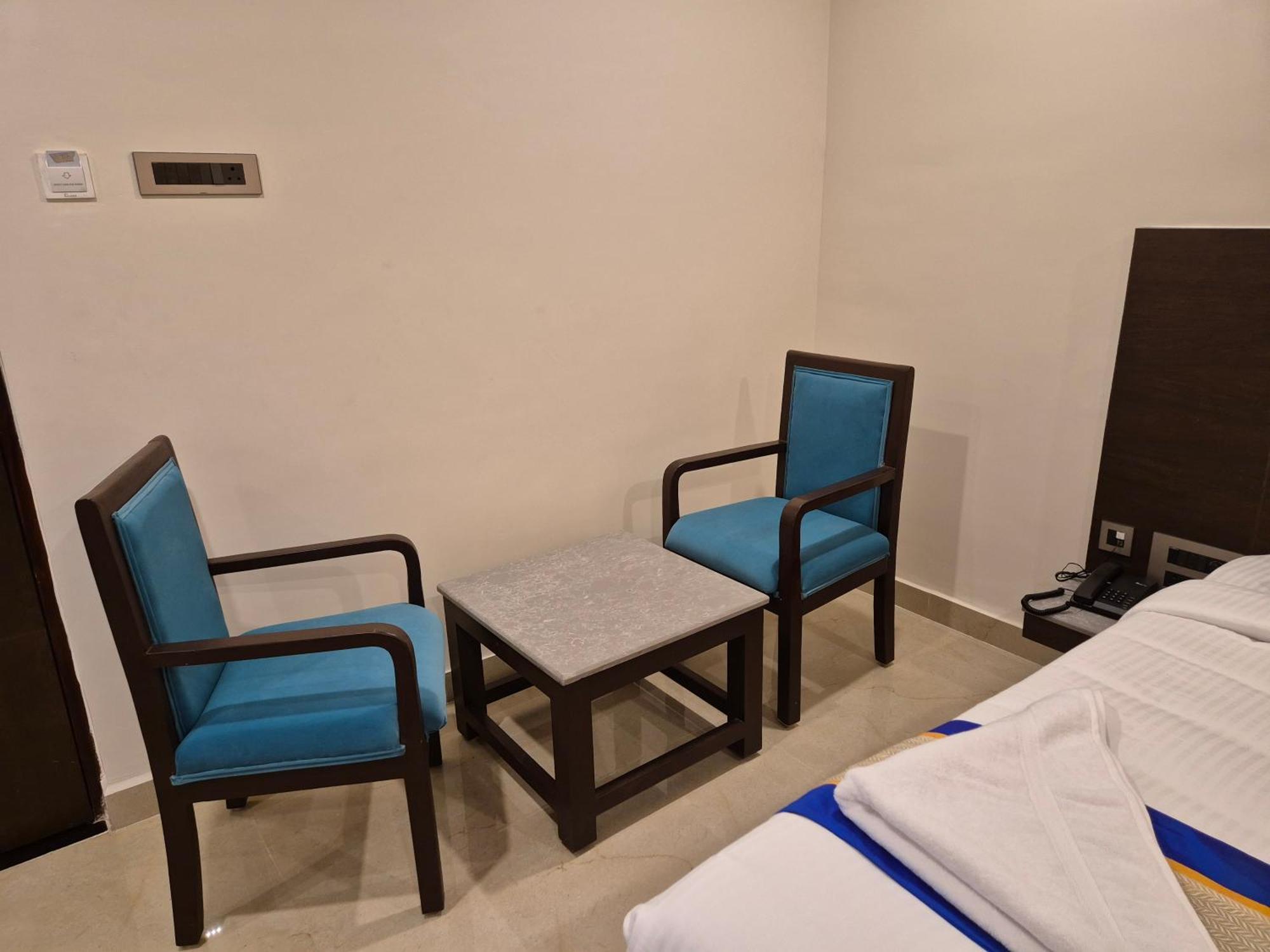 Hotel Janas Tirupati Eksteriør billede