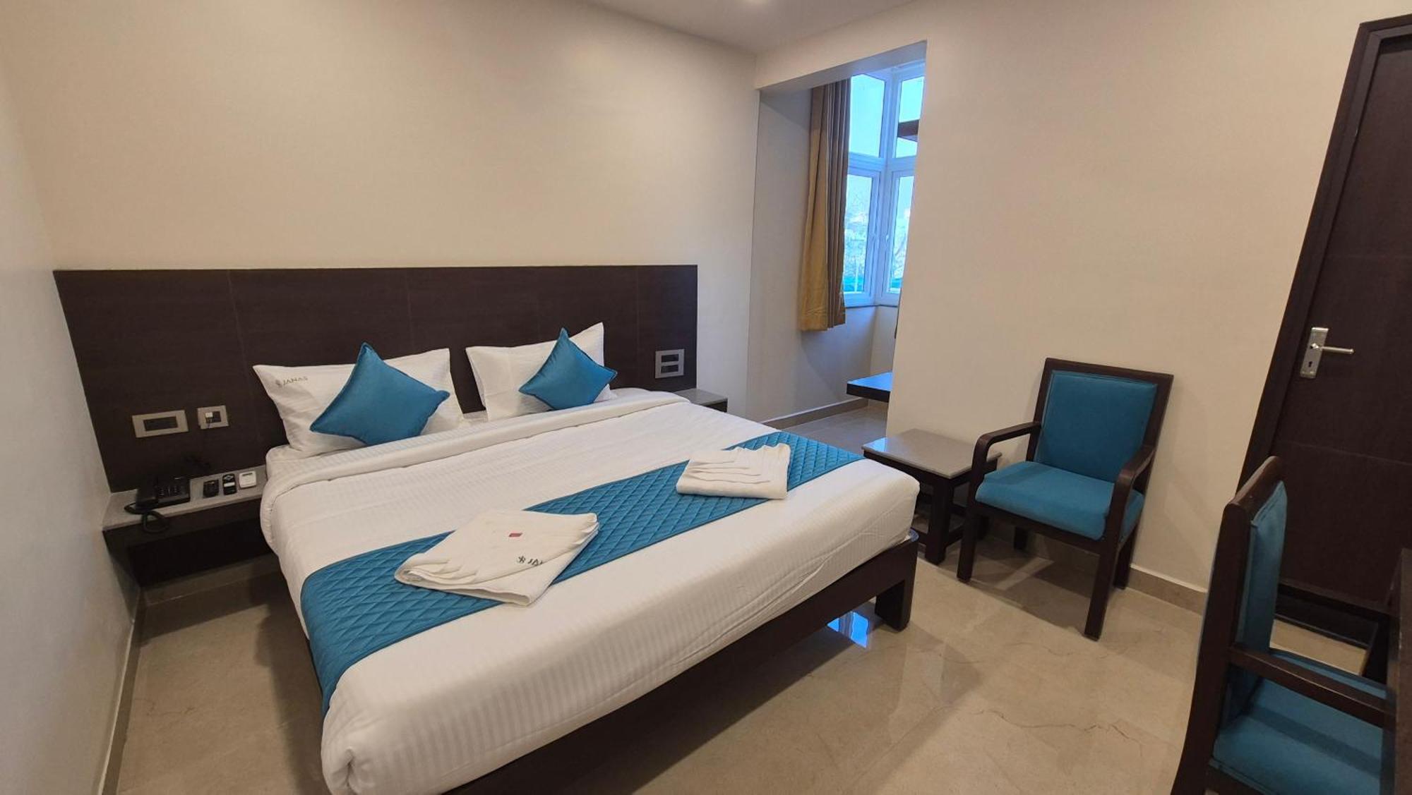 Hotel Janas Tirupati Eksteriør billede