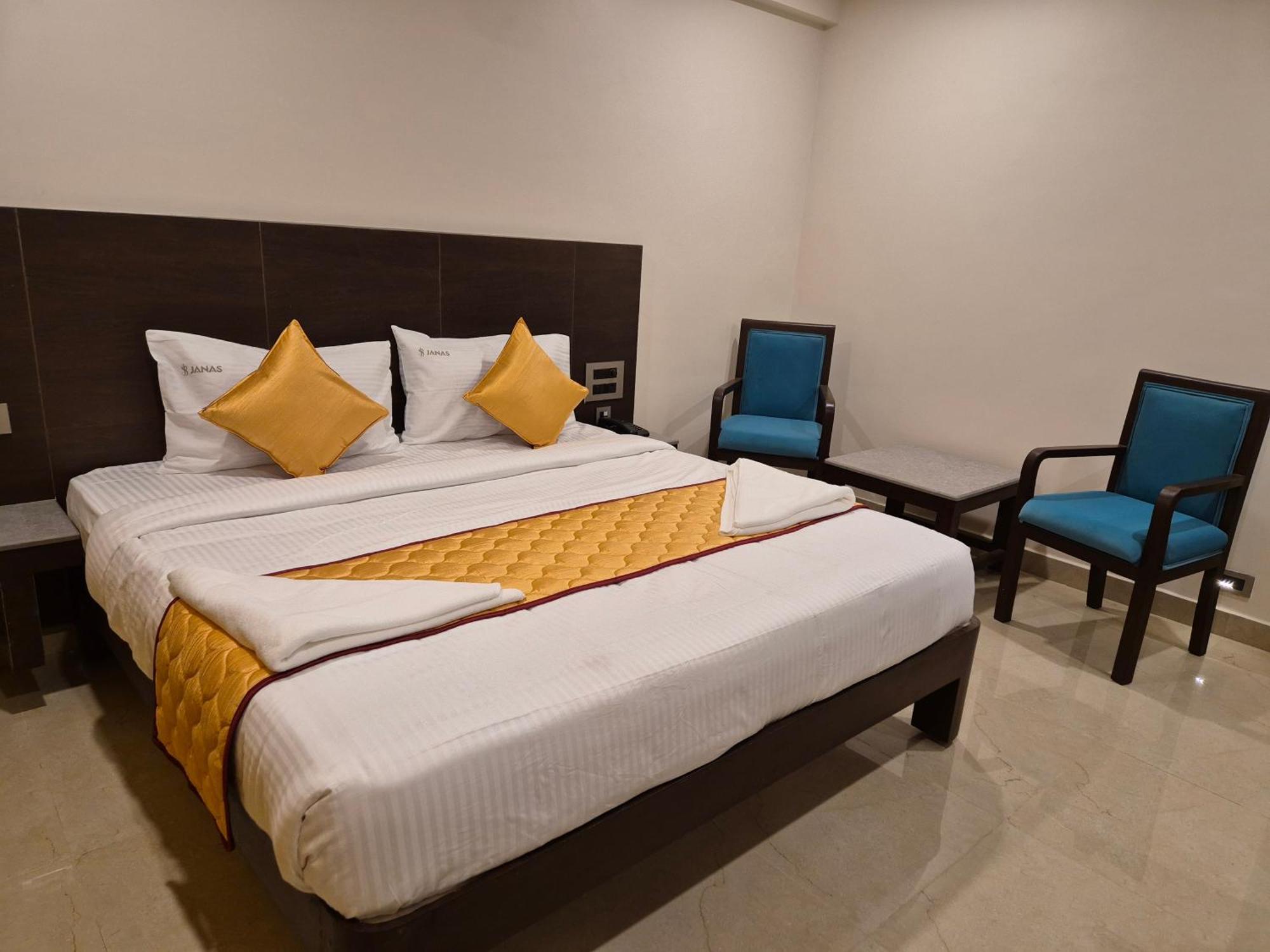 Hotel Janas Tirupati Eksteriør billede