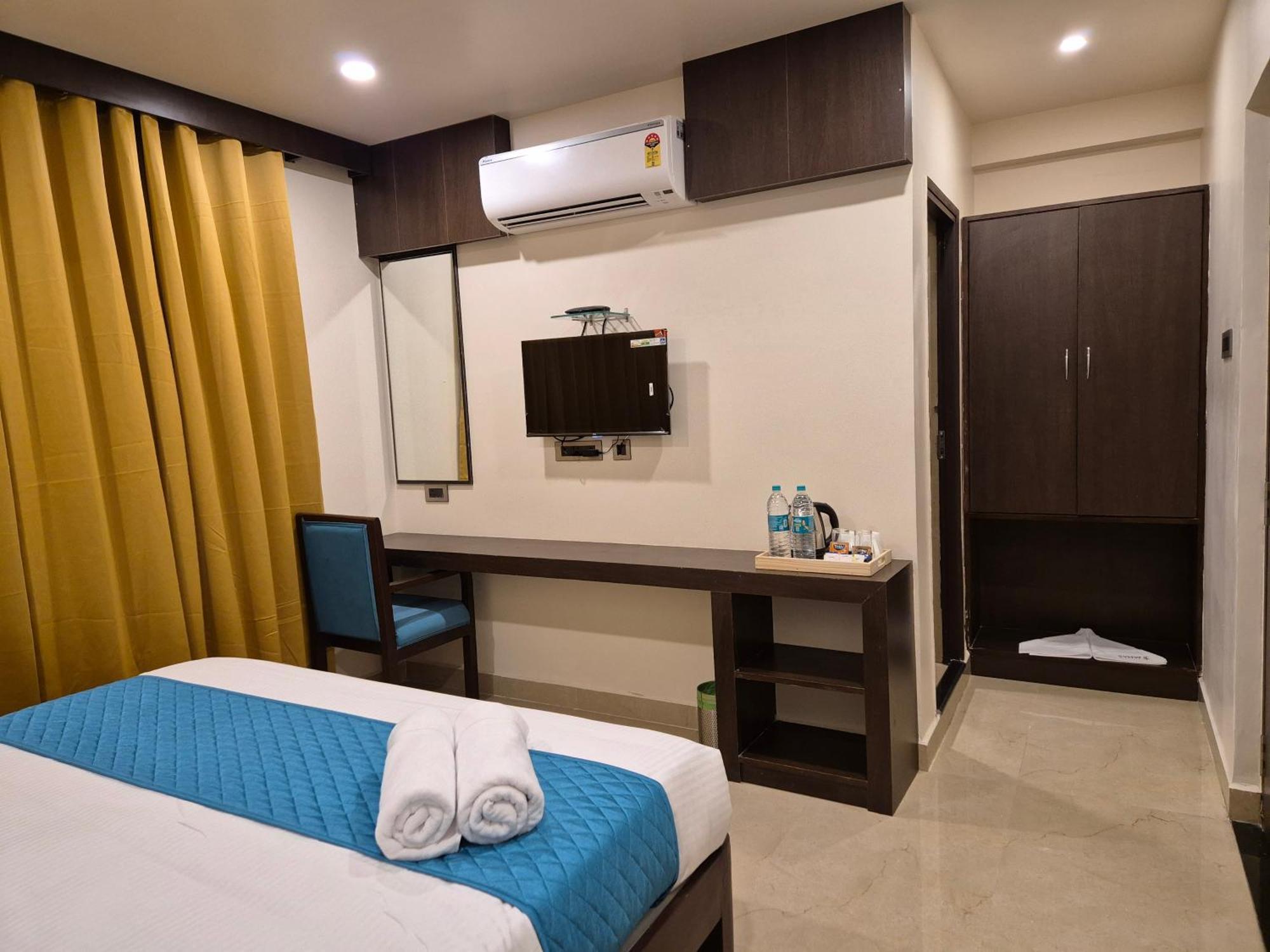 Hotel Janas Tirupati Eksteriør billede