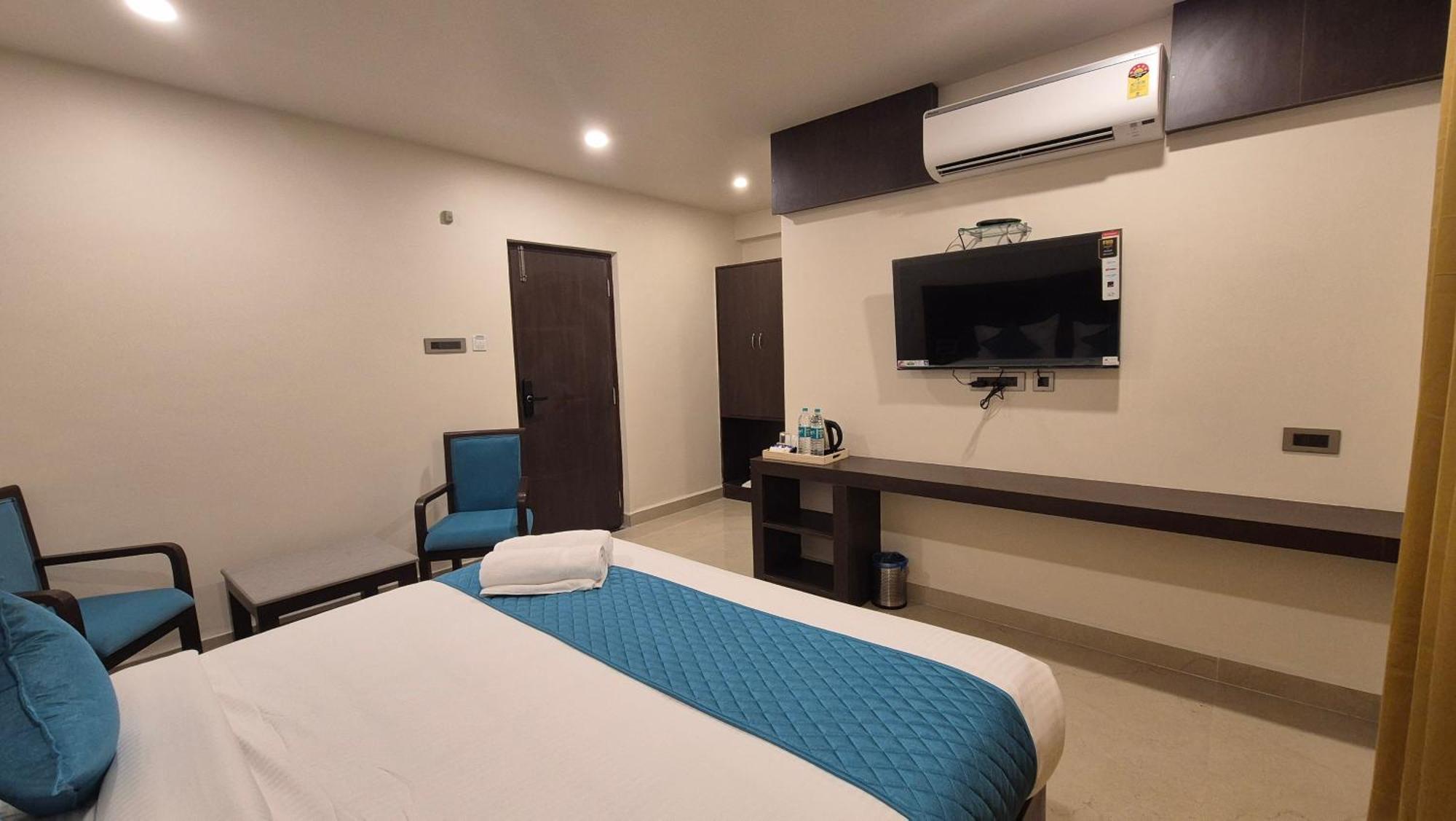 Hotel Janas Tirupati Eksteriør billede