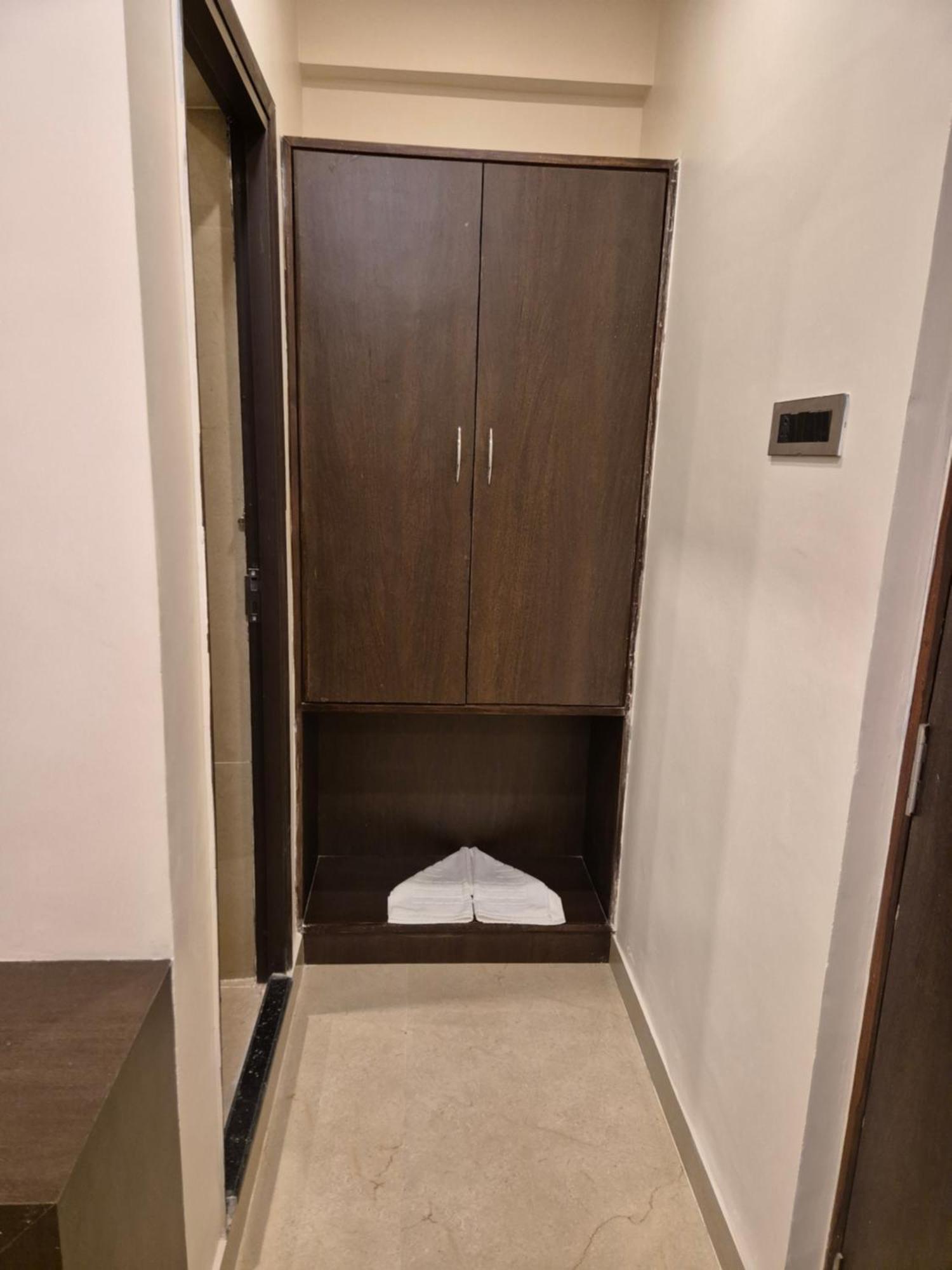 Hotel Janas Tirupati Eksteriør billede